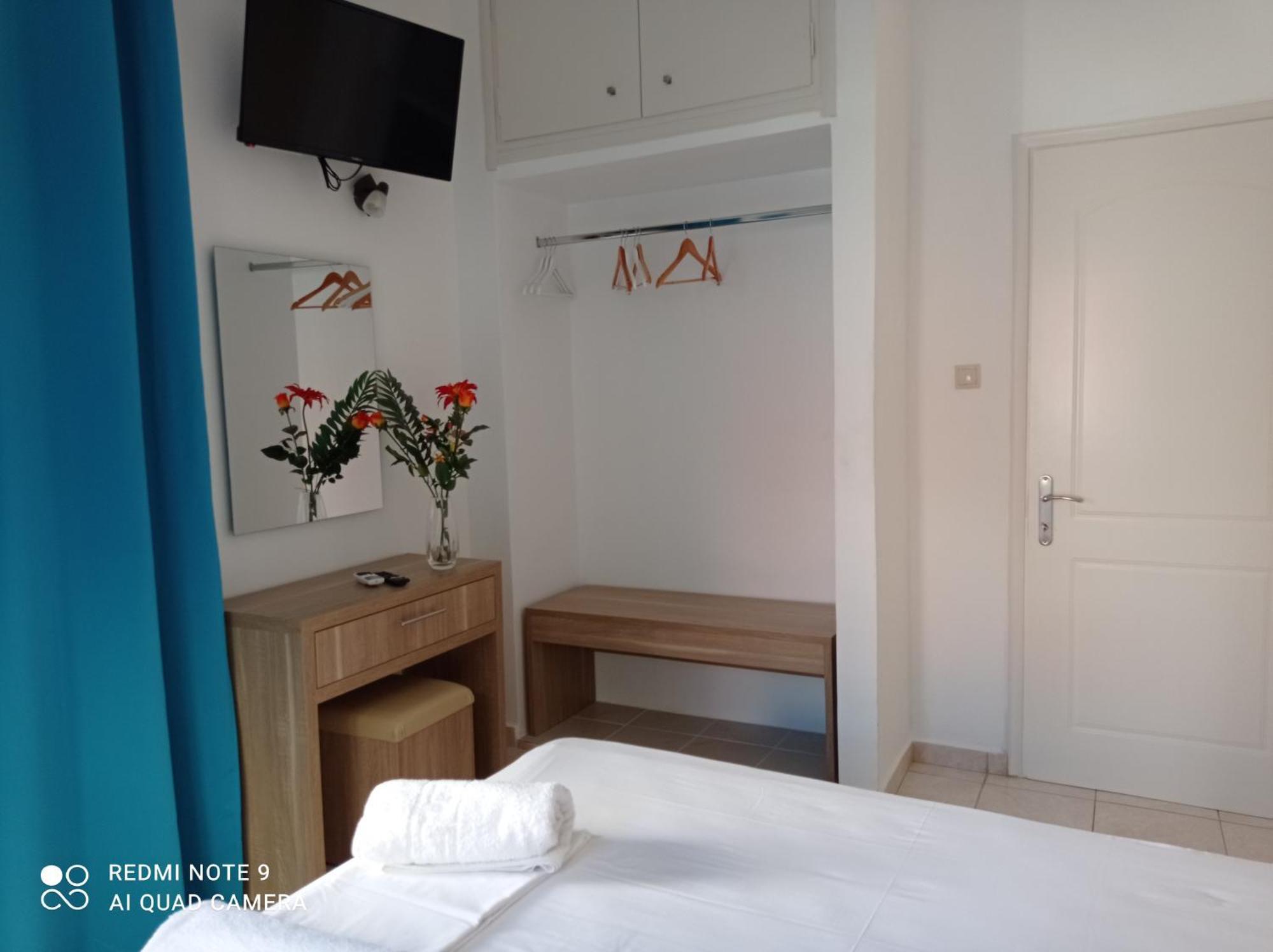 Kelly Apartments Ипсос Номер фото
